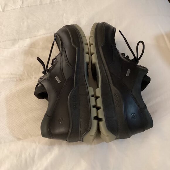ECCO Track VI Men Low-Cut Black Gore-Tex Boots - Picture 14 of 15